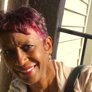 Meet your Posher, Jeanine